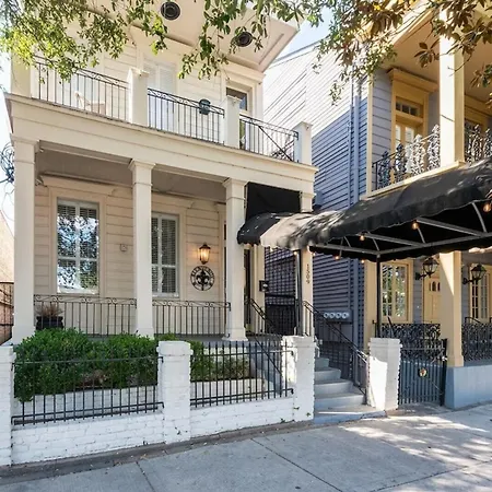 The Streetcar Historic Hotel